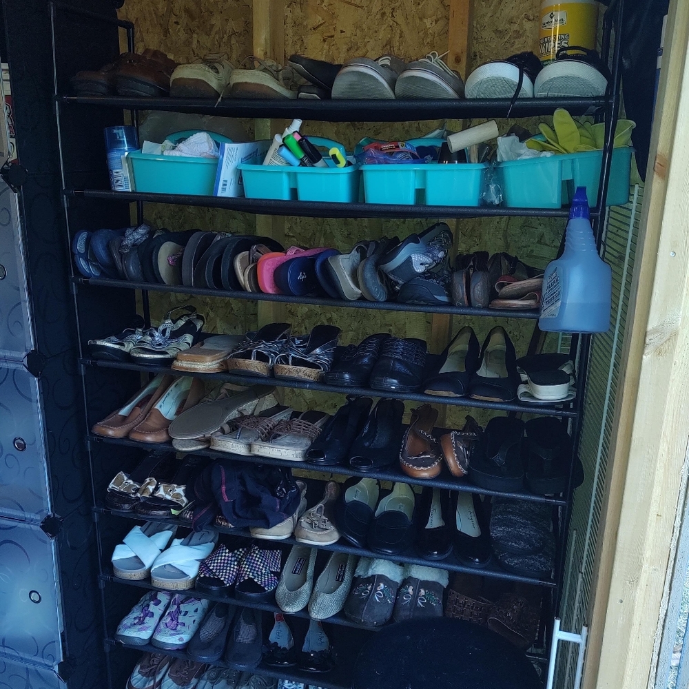 Cheryl's She Shed Deals check out my Closet - Picture 6 of 8